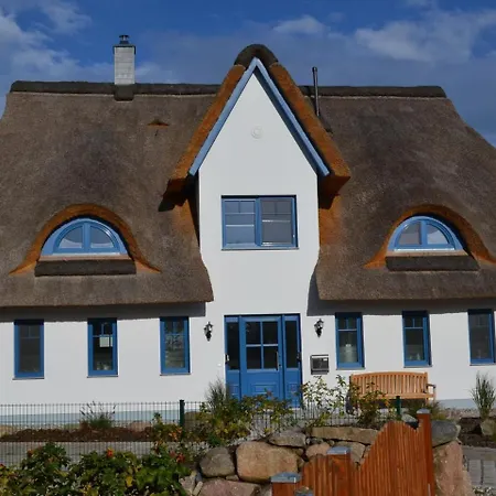 Luv Mit Terrasse Im Ostseebad